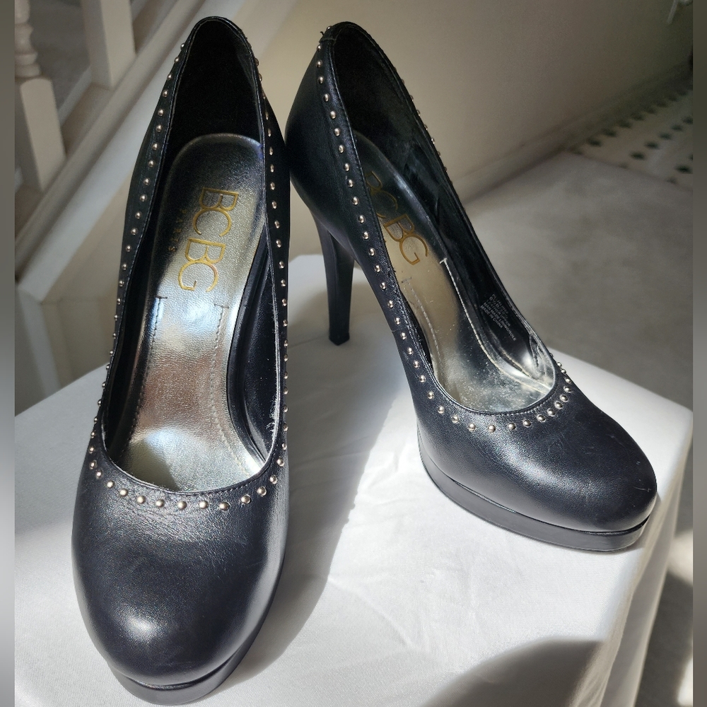 BCGB Paris 6 1/2B Black Leather Heels w/Gold studs